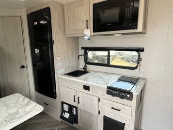 2023 EAST TO WEST RV DELLA TERRA 170BHLE